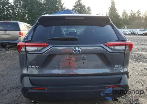 2021 Toyota Rav4 Xle Premium z USA, uszkodzony, nr VIN 2T3B6RFV1MW022993